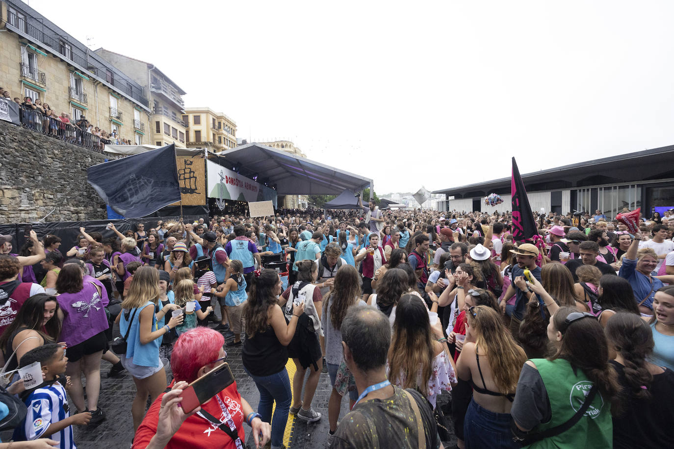 Los Piratak asaltan el puerto de Donosti