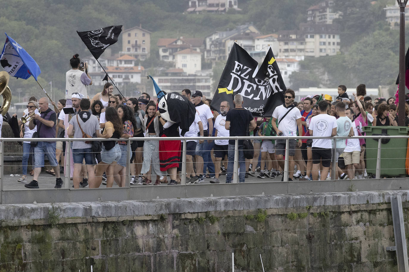 Los Piratak asaltan el puerto de Donosti