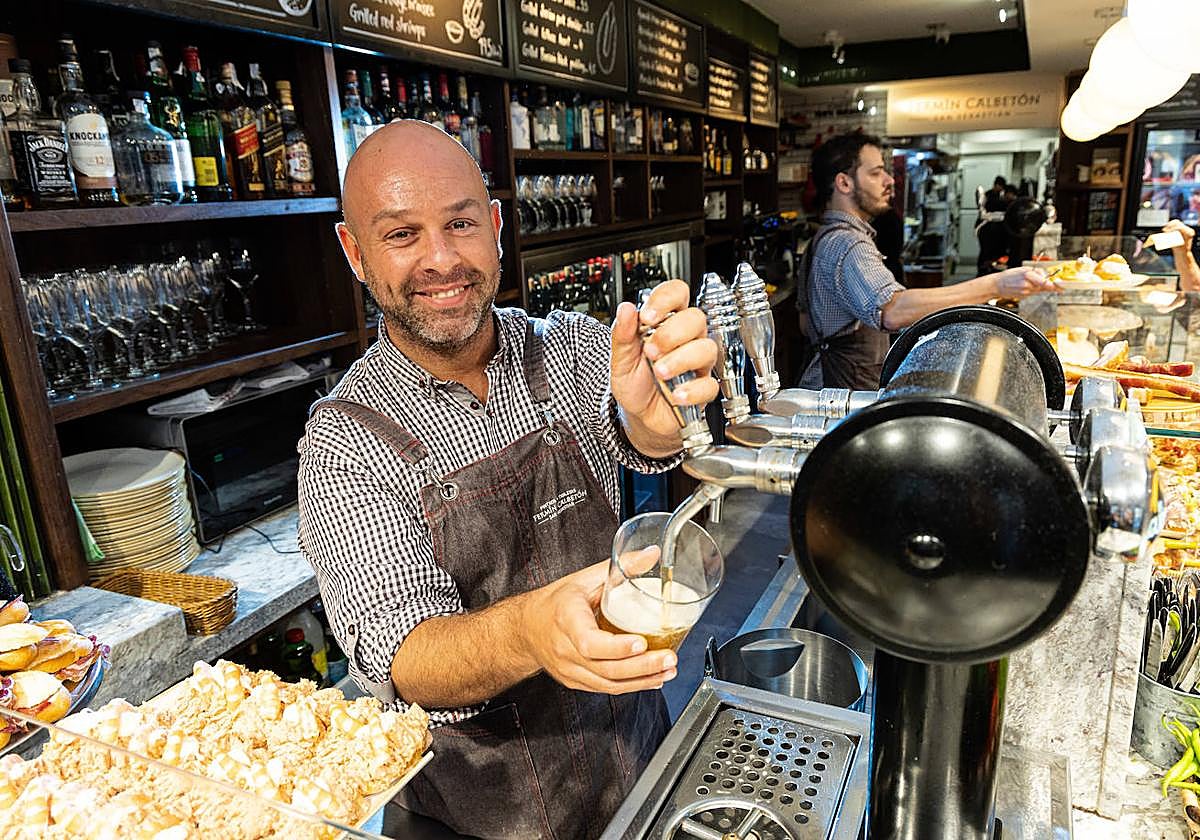 Adrián Miranda, encargado del bar Fermín Calbetón.
