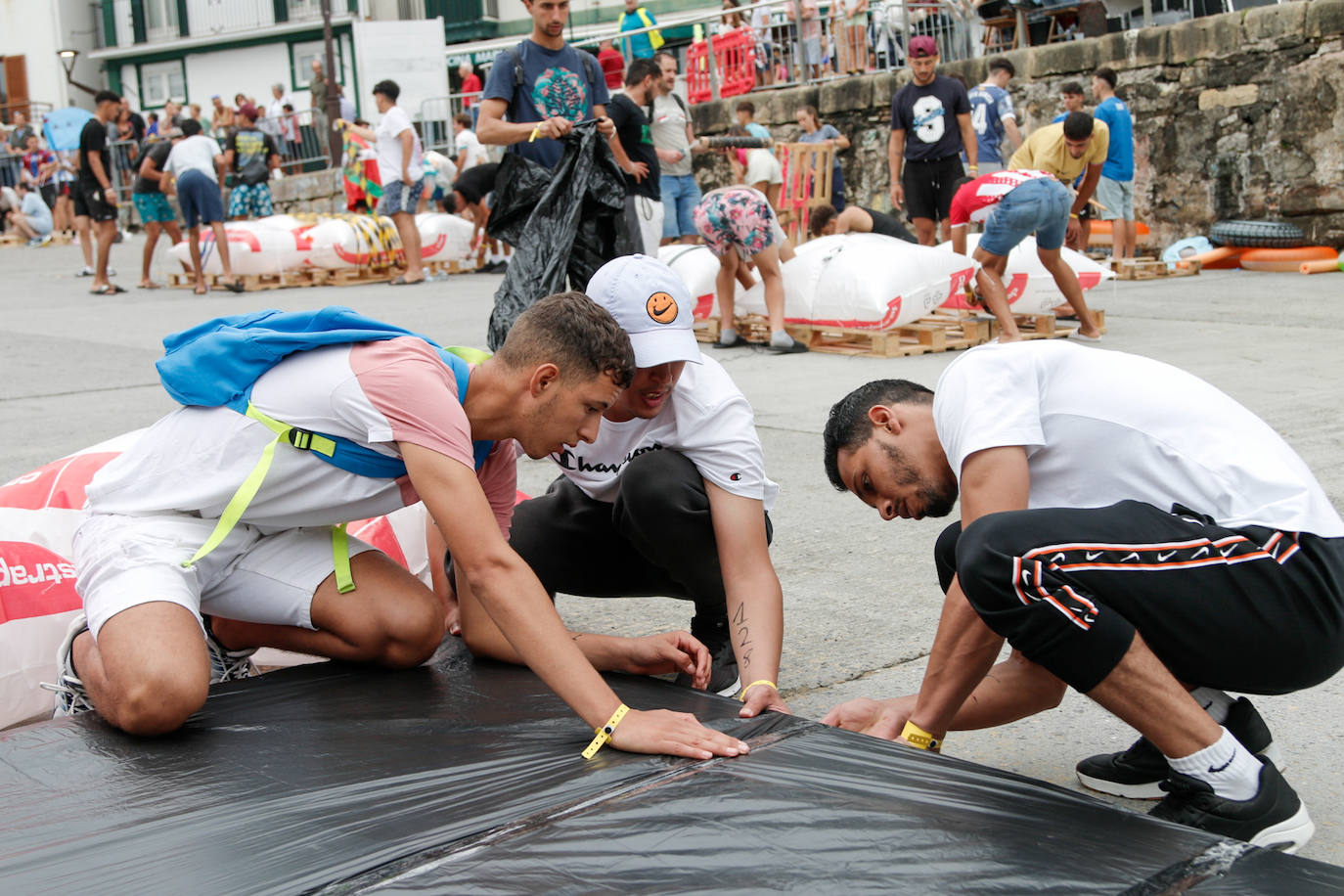 Los piratas ultiman su abordaje