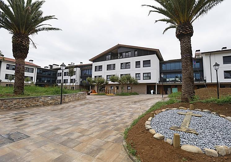 Imagen principal - «Estoy feliz en el nuevo centro de Usurbil»