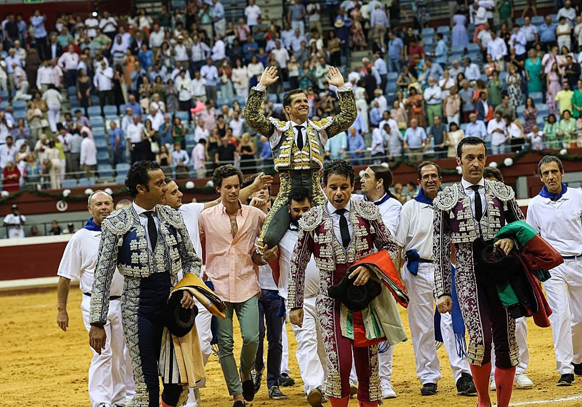 'El Juli' sale a hombros de Illunbe.