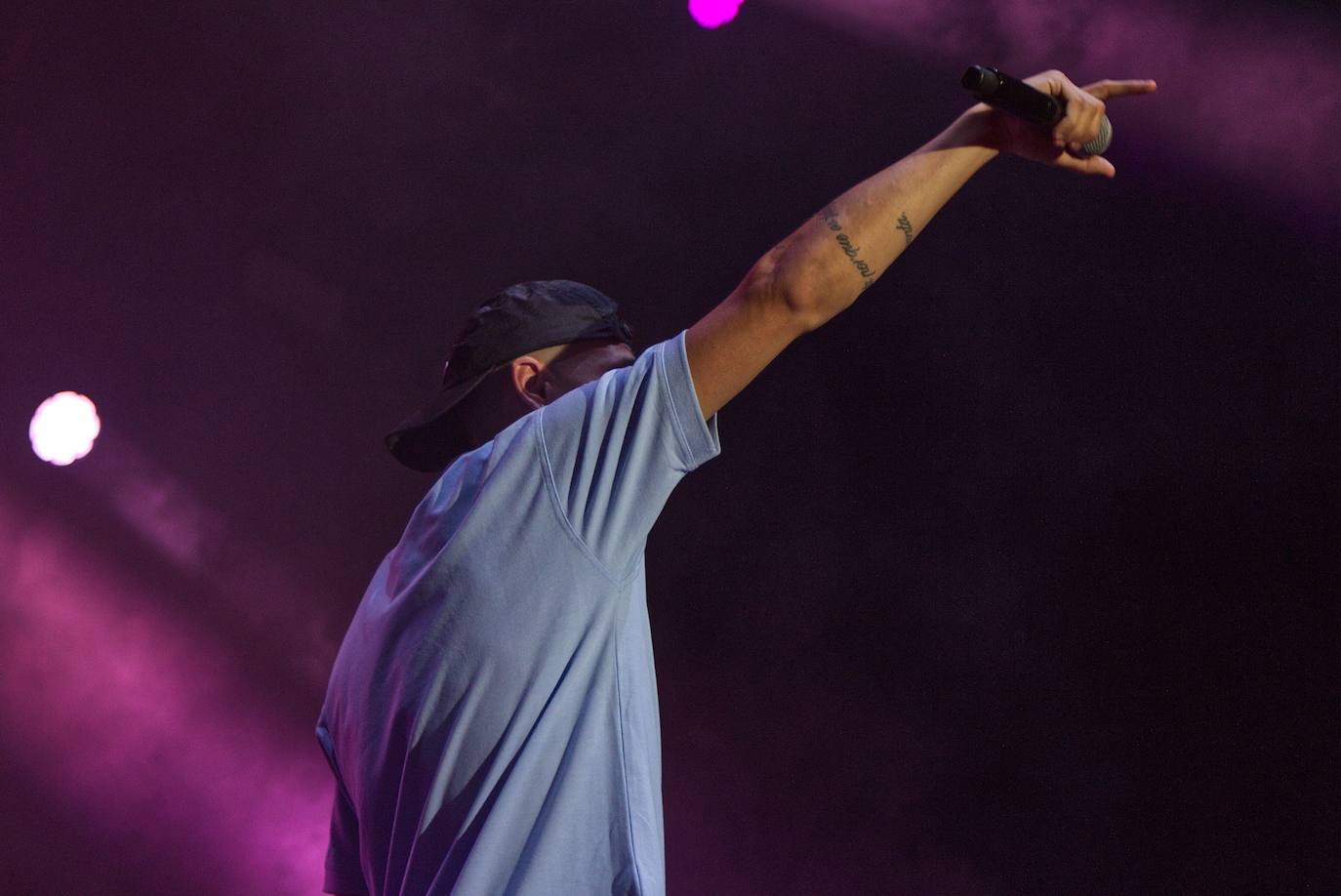 Tinez triunfa en casa