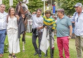 Triunfo en el premio Turismo-Gobierno Vasco de 'Grey Infinity' (J. Gelabert) del preparador local Ion Elarre para la cuadra San José.