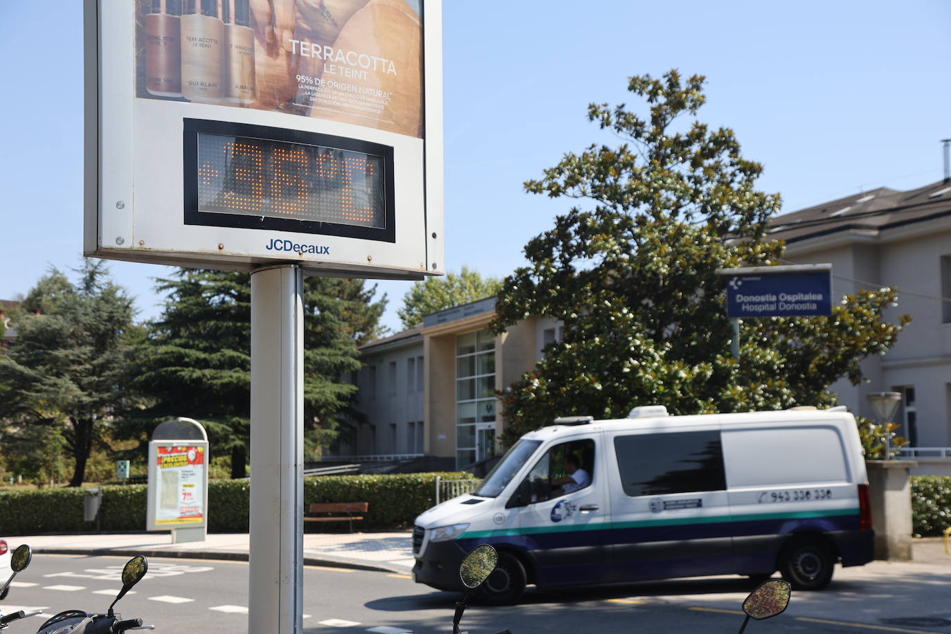 Un termómetro marca 38 grados en Donostia