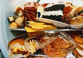 El 40% de menores que ve publicidad de comida rápida la consume más