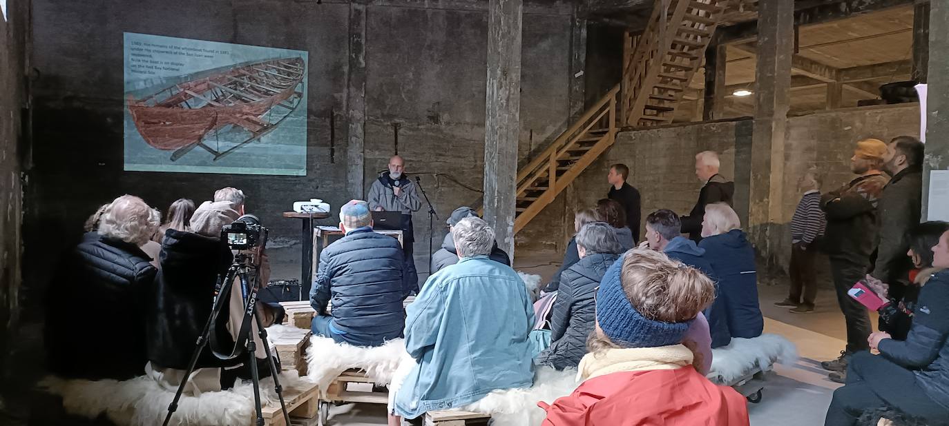 Albaolako Mikel Leoz, Islandiako lagunei eskaini zien hitzaldian.