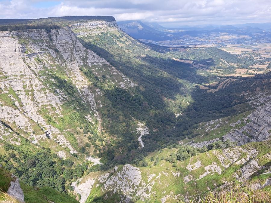 Bertzeta, espectaculares vistas al nacedero del Nervión