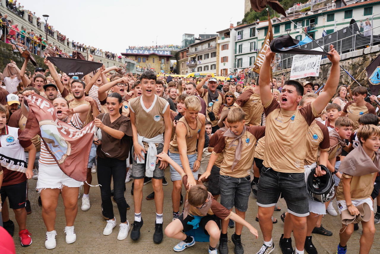 Gran ambiente en Donostia en la primera jornada de la Bandera de La Concha