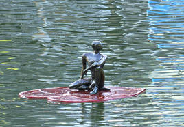 La escultura 'Anhelo de naturaleza' no ha podido ser rescatada y se pide colaboración por si alguien ha podido dar con ella.