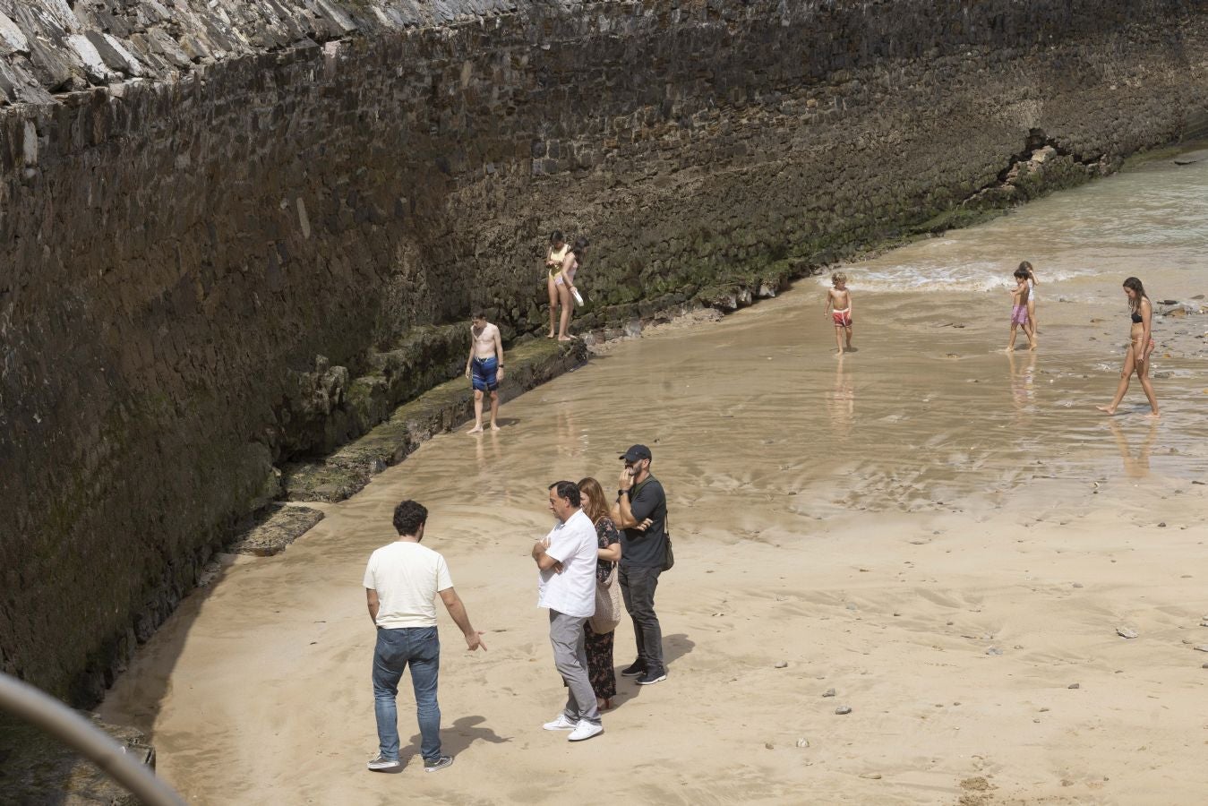 Una grieta de 18 metros amenaza el muro del Tenis