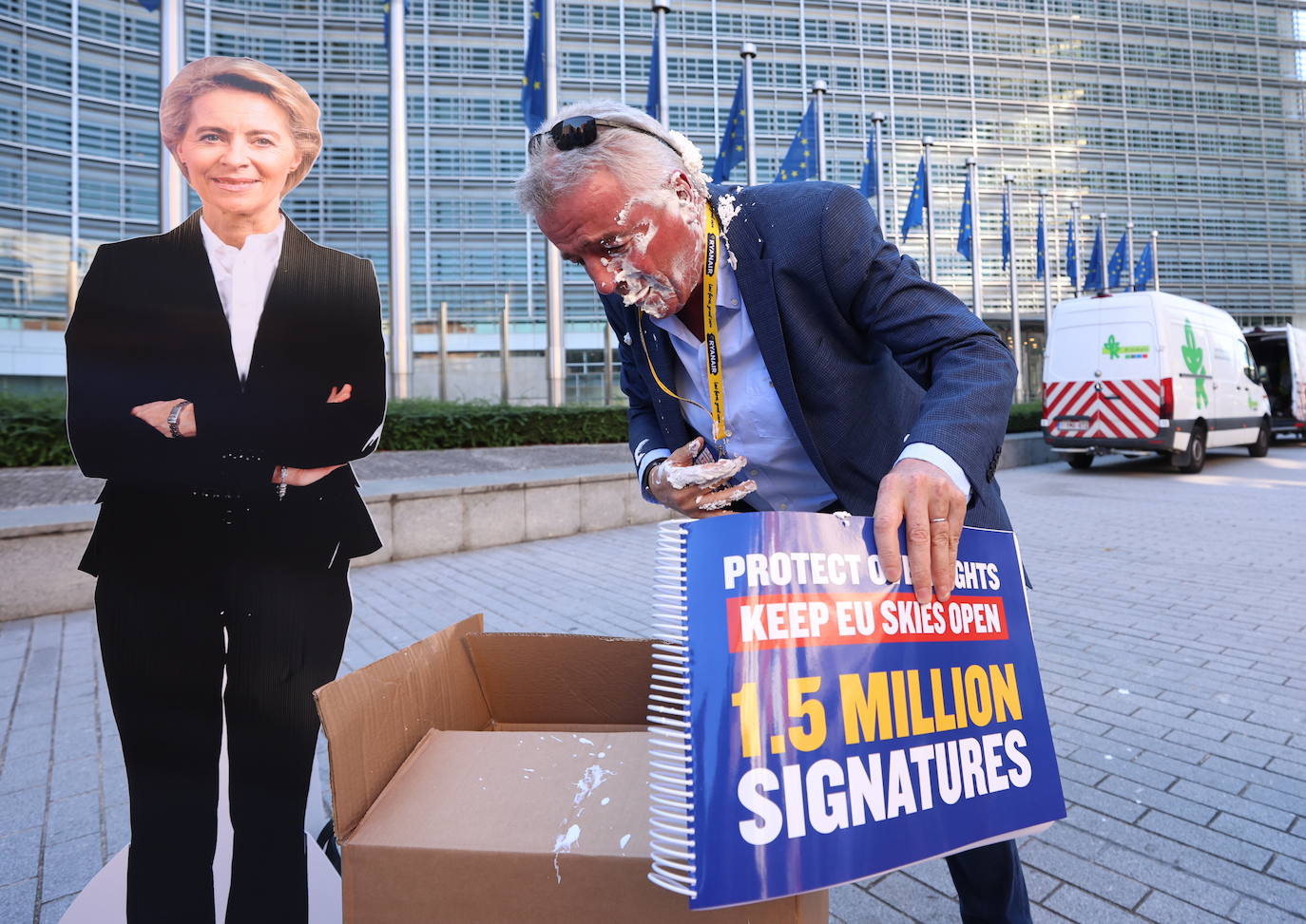 Pastel de crema patrocinado por Ryanair