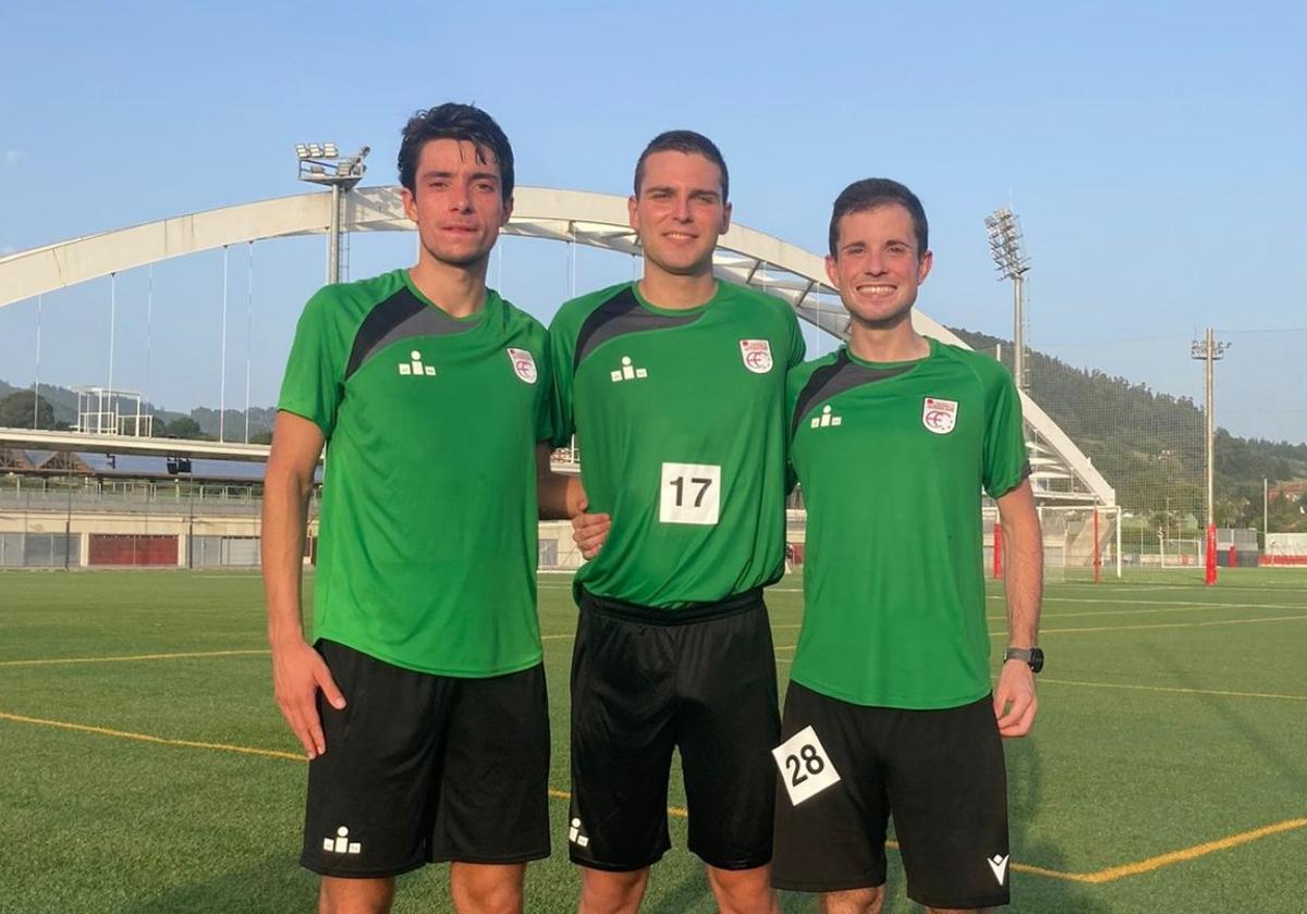 Markel Gutiérrez, Gaizka Altuna y Jorge Rubio en la pruebas hechas por el Colegio Vasco de Árbitros en las instalaciones de Lezama.