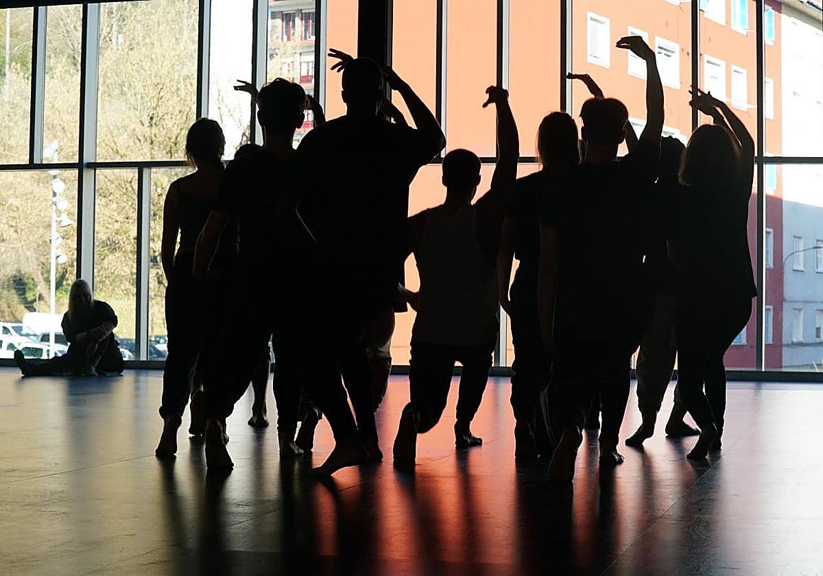 Antzerki sormen laborategia ipiniko dute martxan urrian eta izena eman daiteke