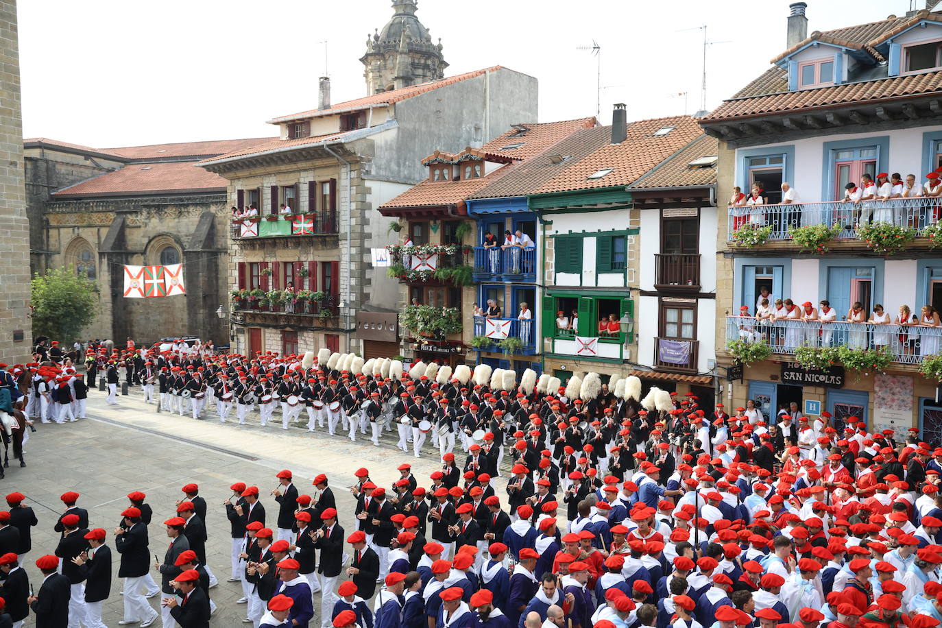 El Alarde de Hondarribia recorre las calles