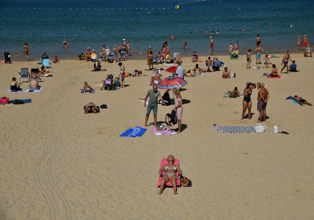 Los arenales guipuzcoanos se han llenado durante esta semana de bañistas.