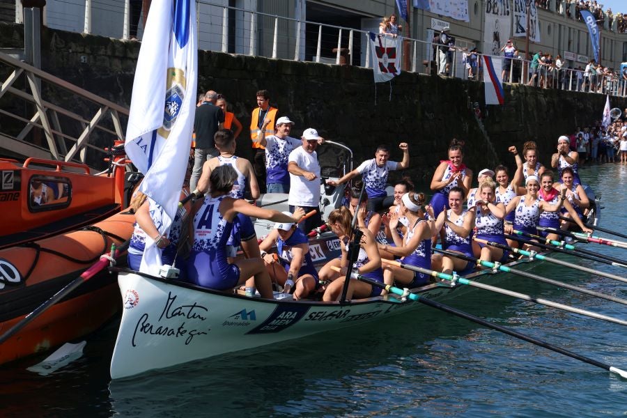 Arraun Lagunak celebra su victoria