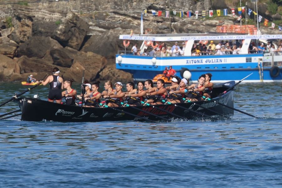 Exhibición de Arraun Lagunak en la Bandera de La Concha