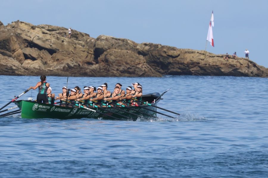 Exhibición de Arraun Lagunak en la Bandera de La Concha