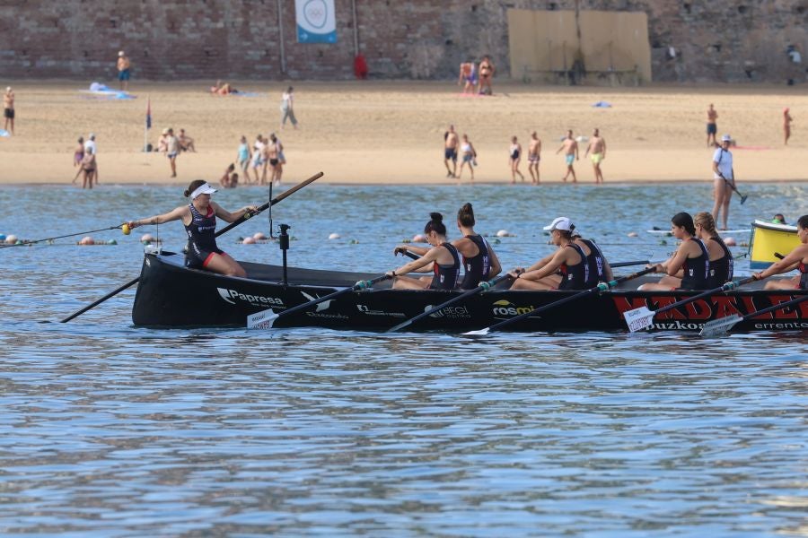 Exhibición de Arraun Lagunak en la Bandera de La Concha