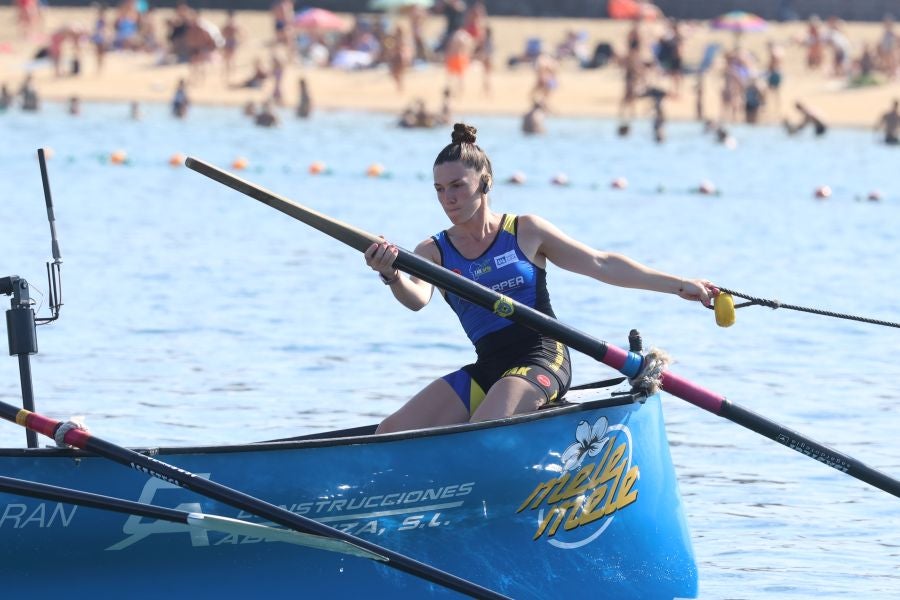 Exhibición de Arraun Lagunak en la Bandera de La Concha