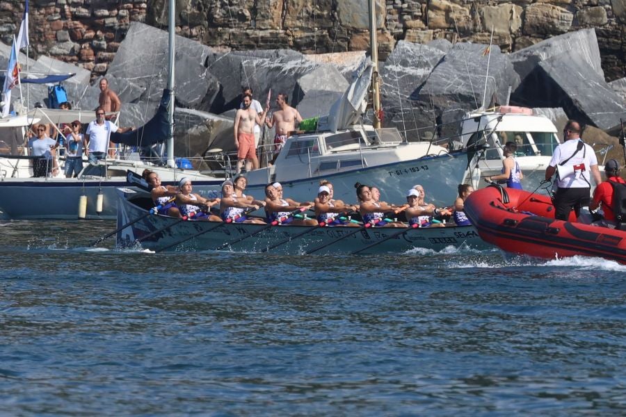 Exhibición de Arraun Lagunak en la Bandera de La Concha