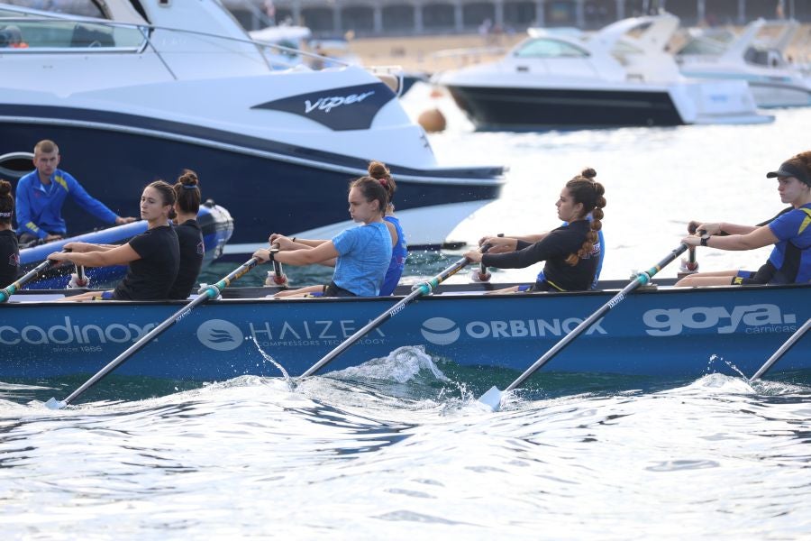 Exhibición de Arraun Lagunak en la Bandera de La Concha