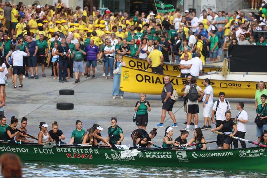 Exhibición de Arraun Lagunak en la Bandera de La Concha