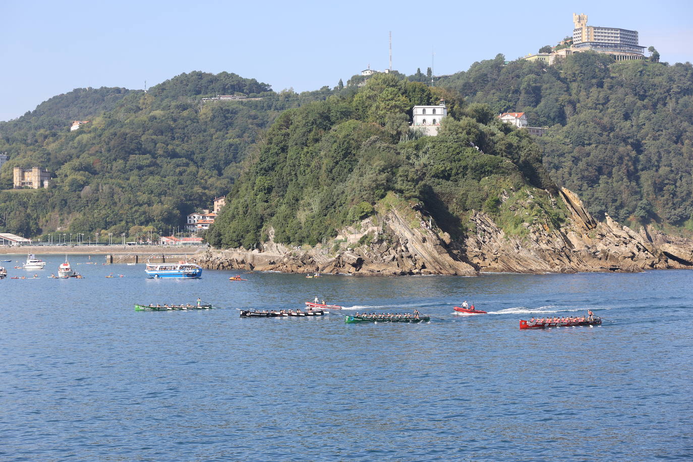 Exhibición de Arraun Lagunak en la Bandera de La Concha