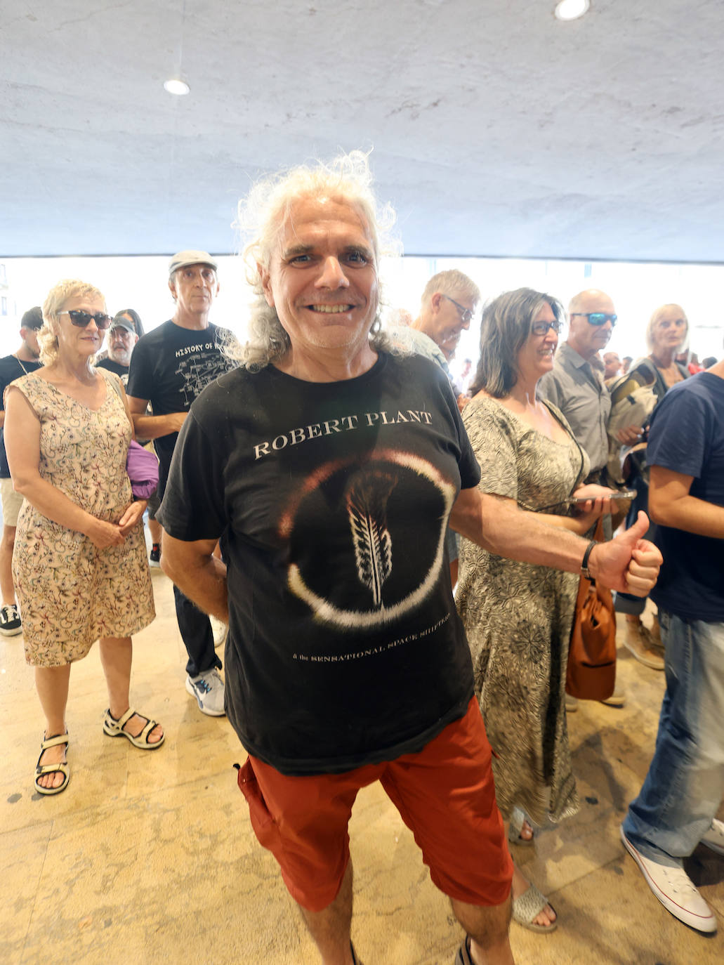 El símbolo de Robert Plant en la camiseta de un fan.