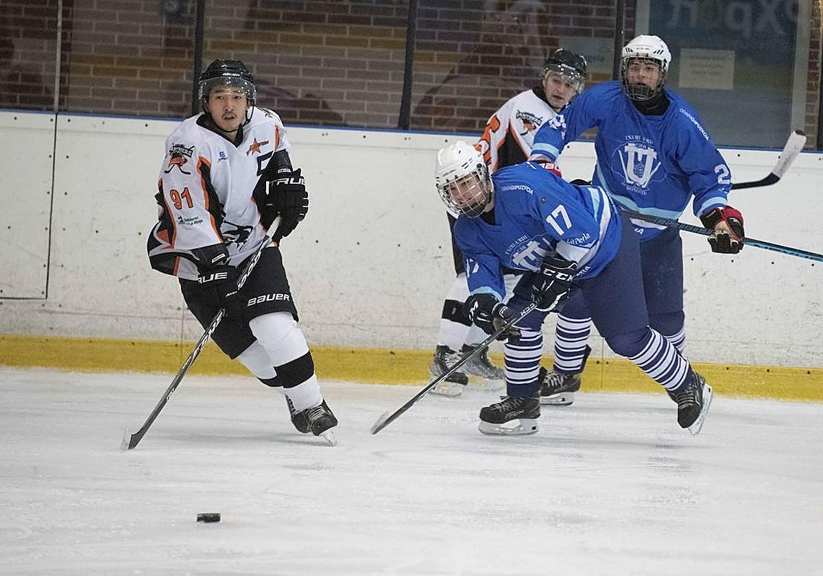 Imagen de archivo de un encuentro del Txuri Urdin en Donostia.