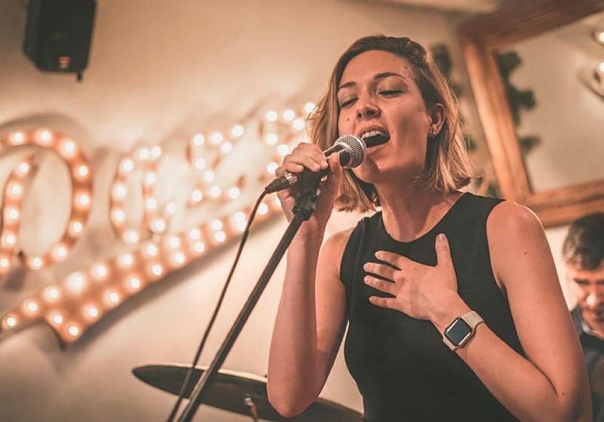 La vocalista arrasatearra actuará mañana invitada por la asociación Ibai-Arte y el Taupa Taberna.