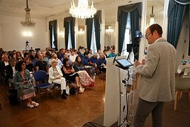 Landa, en un momento de su charla ayer en el Palacio de Miramar.