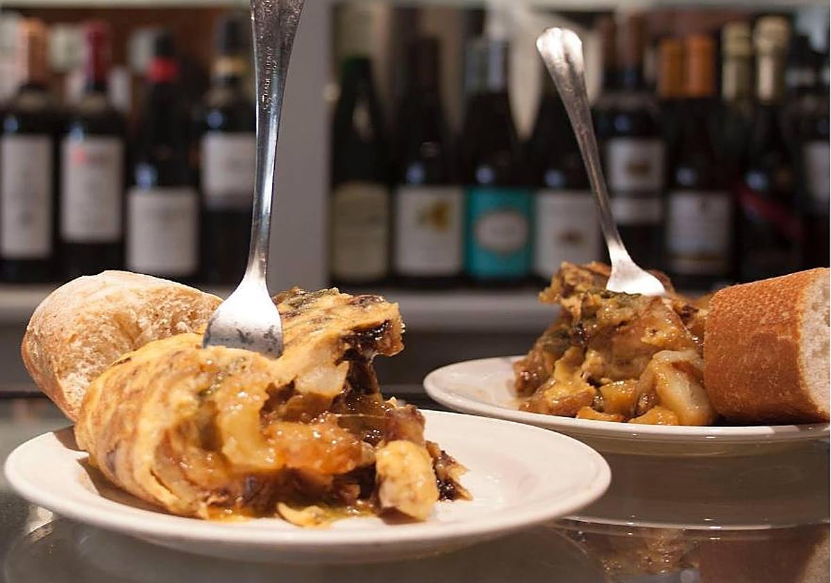 En el bar Antonio de San Sebastián se sirven al día más de 300 pintxos de tortilla de patatas