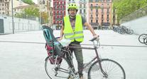 «La bici es mi medio de transporte desde que en 2017 llegué a Donostia»
