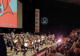 Imagen del 'Concierto & Proyección' que interpretaron Euskadiko Orkestra y la coral Andra Mari el año pasado.