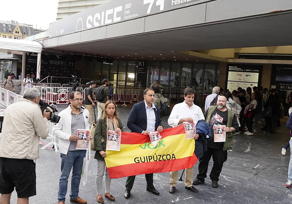 Protesta de Vox por la proyección de 'No me llame Ternera' en el Zinemaldia
