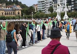 Cadena humana para apoyar a las personas y familiares que sufren esta enfermedad.
