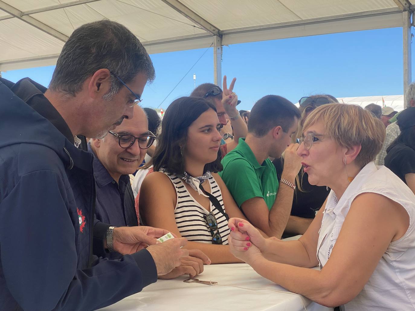 Día de reencuentros y de cumpleaños en Foronda