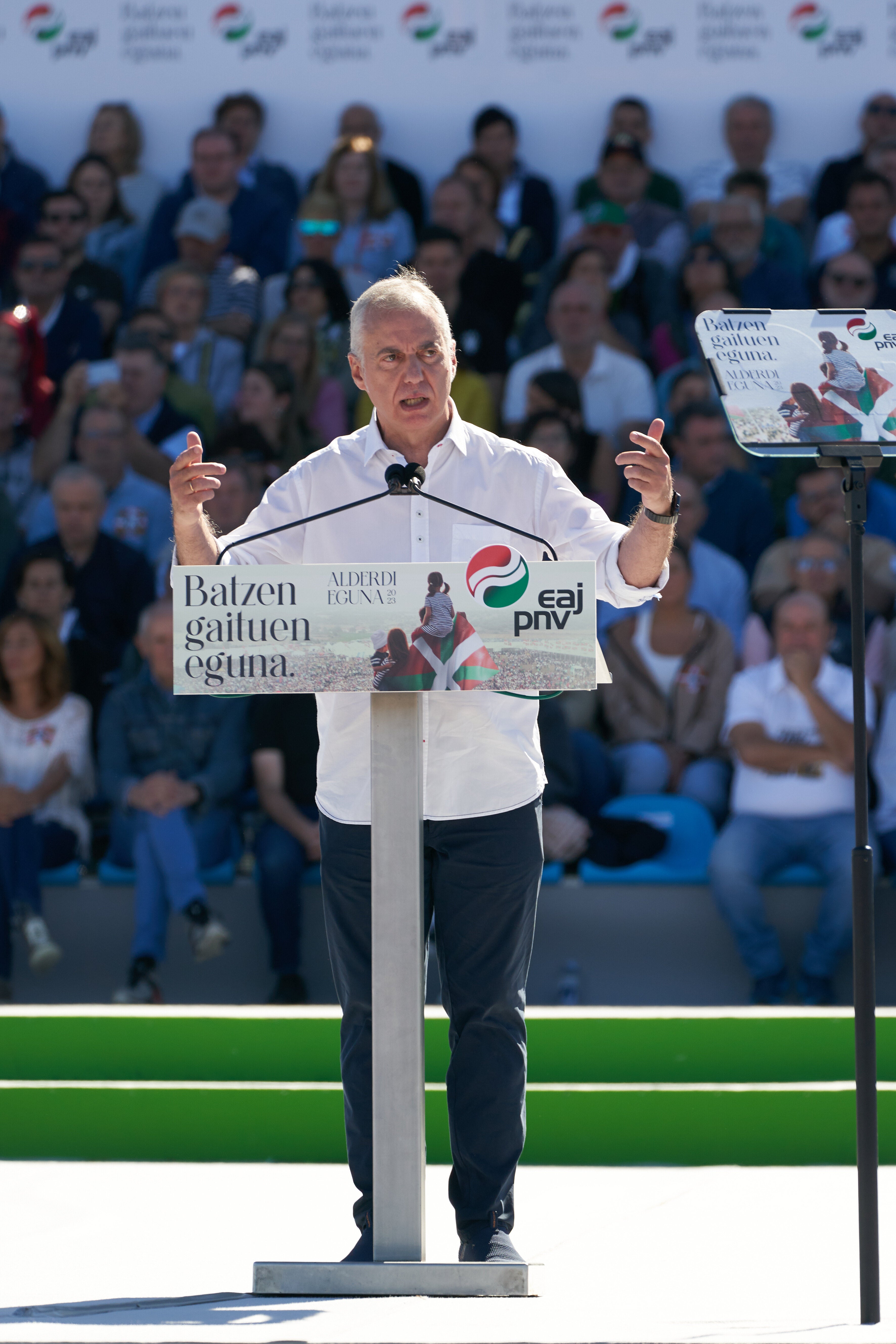 El Alderdi Eguna convoca a miles de personas en Foronda