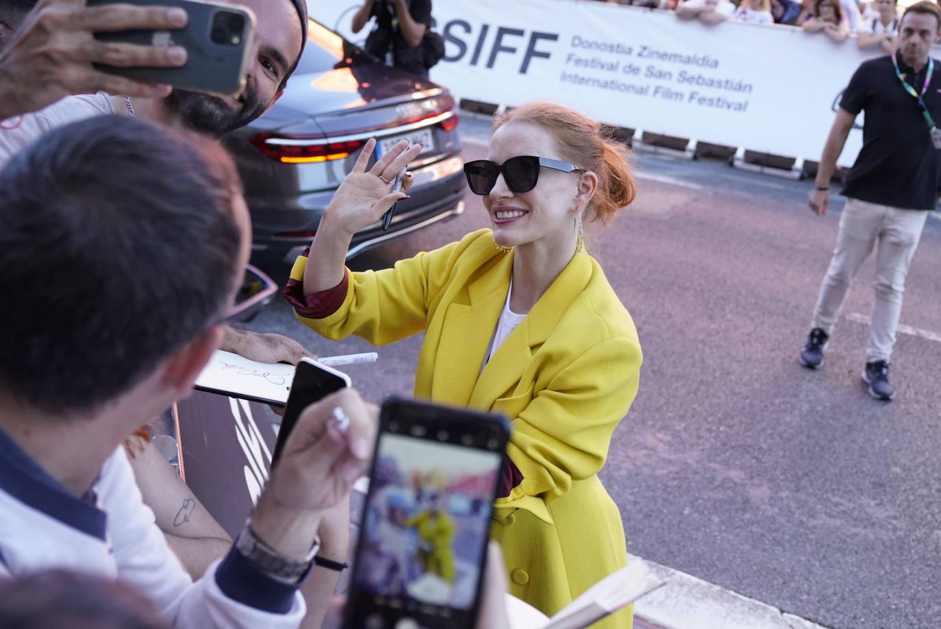 Jessica Chastain ilumina Donostia con su glamour reivindicativo
