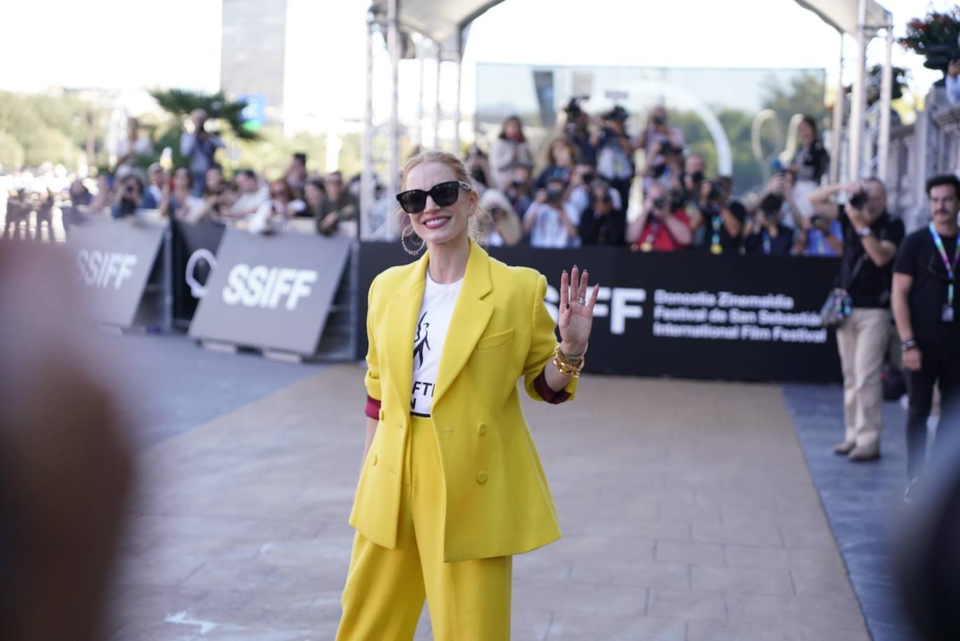 Jessica Chastain ilumina Donostia con su glamour reivindicativo