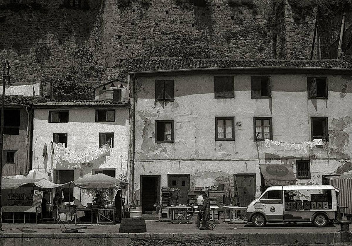 Una estampa del Muelle donostiarra hace sesenta años.