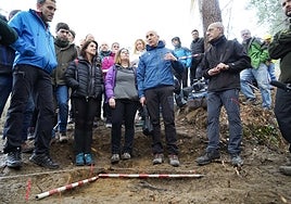 Exhumacion de los retos de un miliciano fallecido en 1937.