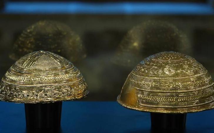 Los dos cuencos fueron encontrados hace cincuenta años, uno dentro de otro.