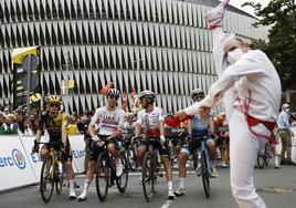 Salida de la primera etapa del Tour de Francia en Bilbao.