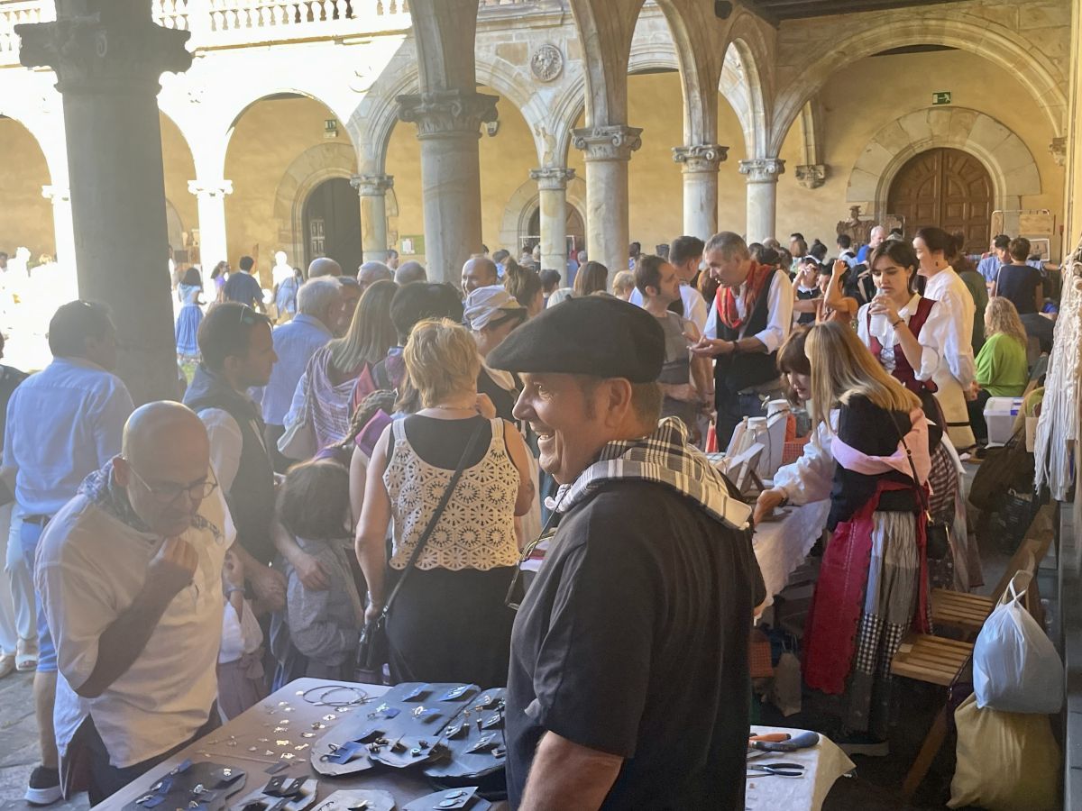 Las cuadrillas y familias viven un animado Herri Eguna