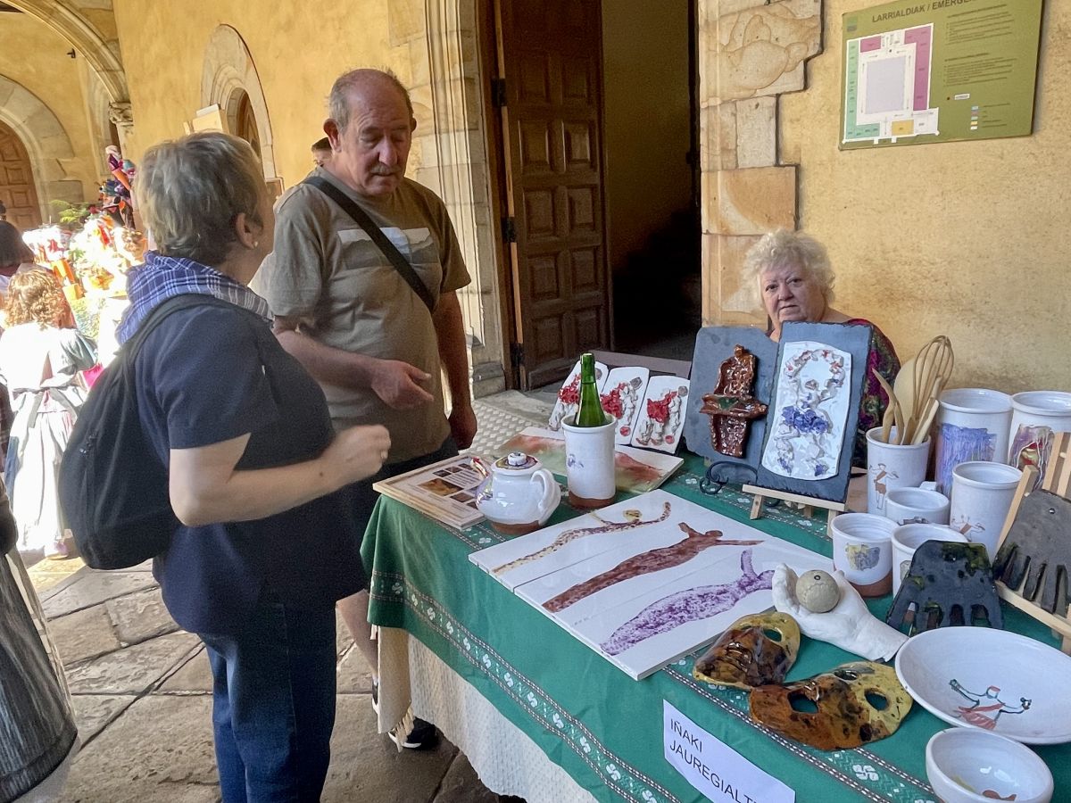 Las cuadrillas y familias viven un animado Herri Eguna