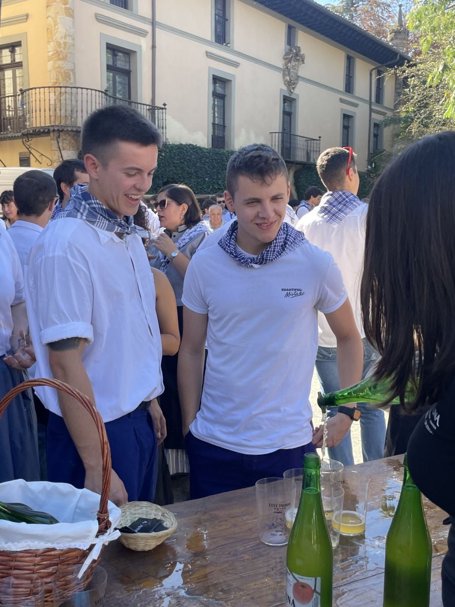 Las cuadrillas y familias viven un animado Herri Eguna