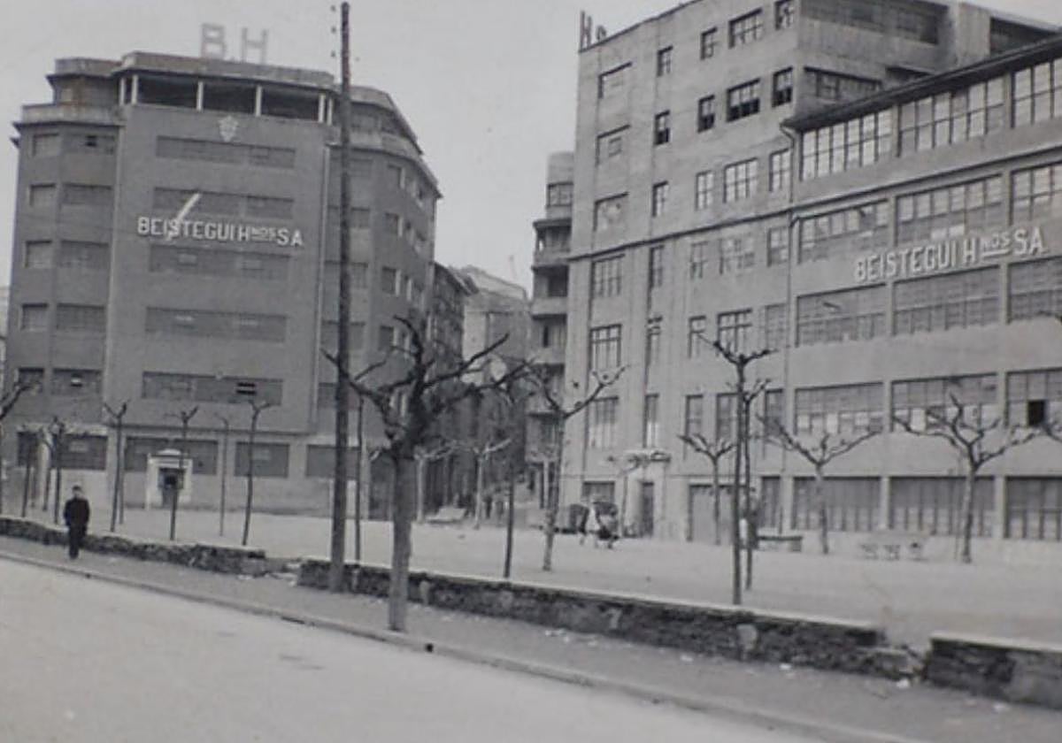 El edificio de la antigua fábrica der bicicletas Beistegui Hermanos recibe mañana la placa Docomomo 2023 para resaltar su valor patrimonial.